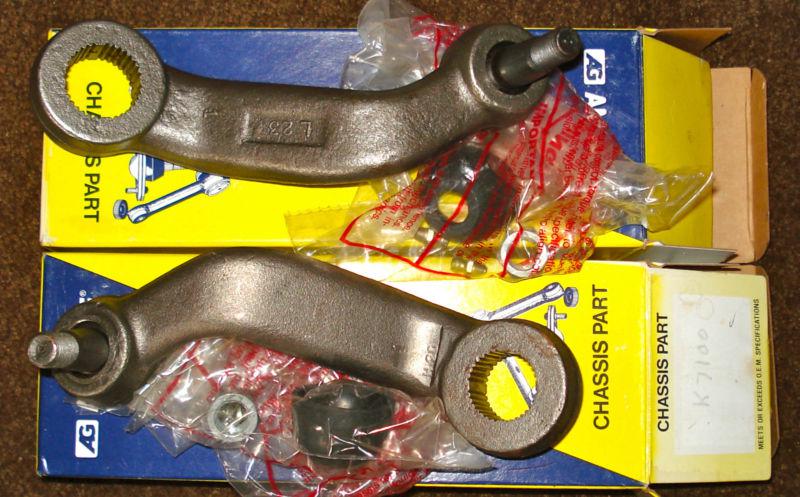 1pair moog k7100, k7101 pitman arm chrysler ,dodge ,plymouth 1976-1989