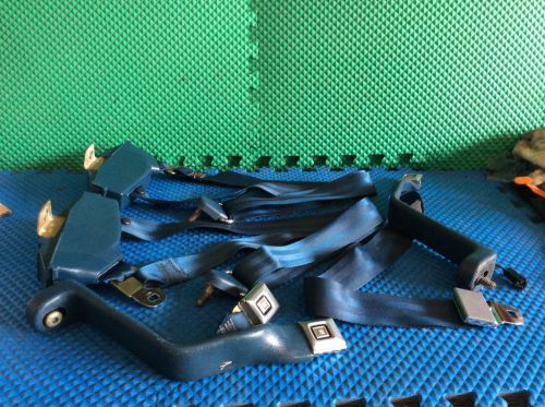 1985 s10 seat belt set used blue color