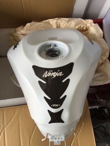 2014 kawasaki zx6r fuel tank