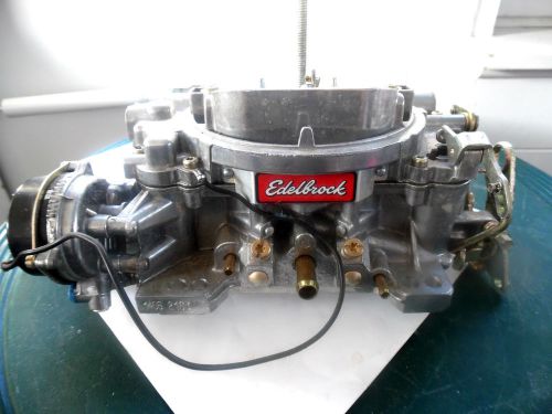 Edelbrock carburetor 8867 600 cfm,4 bbl-4 barrel  never used