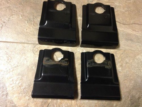 Set of 4 yakima q121 q 121 q clips roof rack for q towers