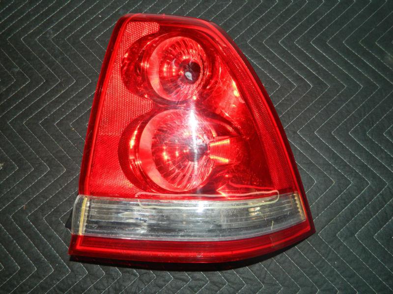 Oem 2005-2008 chevrolet malibu right / passenger  side tail light assembly