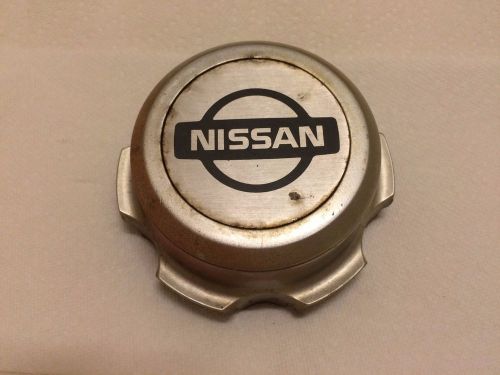 1996 1997 nissan 2 wheel drive hardbody pick up alloy wheel center cap good tabs
