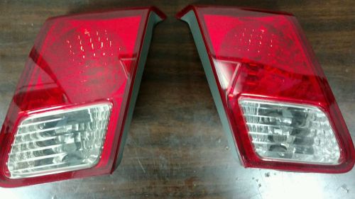 2003, &#039;04, &#039;05 honda civic sedan decklid/trunk tail lights