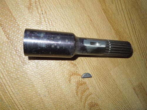 Short omc water pump shaft w/key- 909753