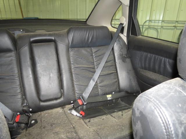2003 saturn l series sedan rear seat belt & retractor only center black
