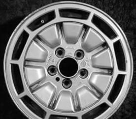 15 inch factory alloy rim - volvo 740 / volvo 760 / 1985-1990