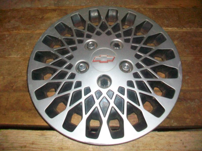 * 14 inch factory hubcap - chevrolet celeberty , chevrolet lumina apv van