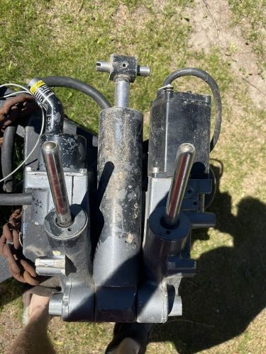 Mercury outboard hydraulic lift