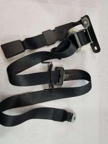 Rear ram1500   2017 center retractor seat belt rear 538180