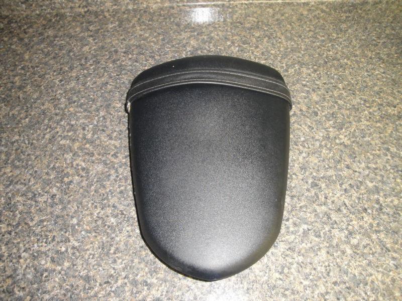 04 05 suzuki gsxr 1000 gsxr1000 seat oem rear passenger seat