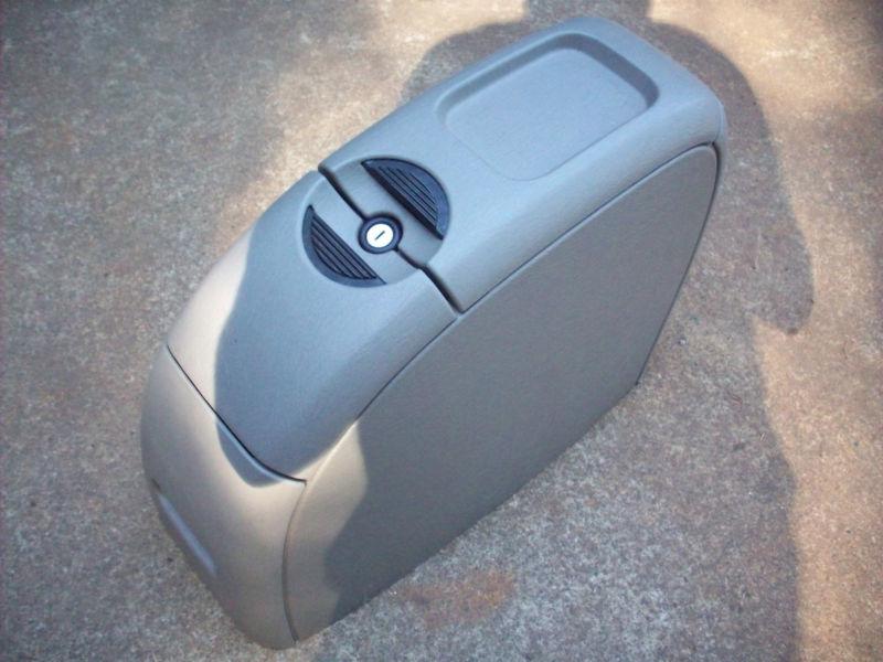 01 02 03 04 05 dodge caravan town & country center console armrest arm rest