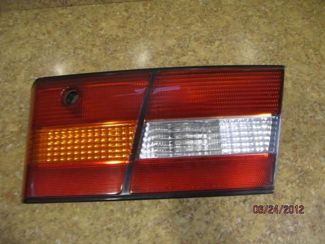 Lexus es 300 es300 trunk inner tail light right passenger side 97 98 99