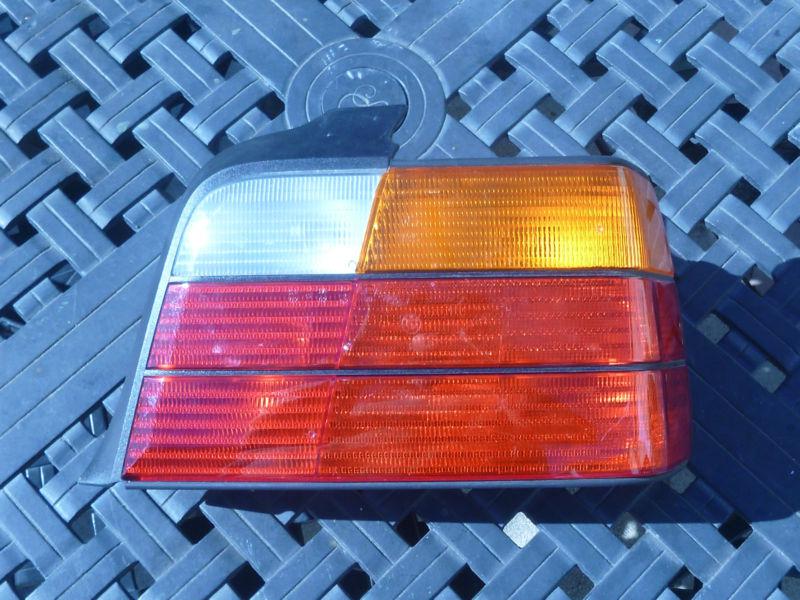 Ex 1992-1999 bmw 3 series passenger side rh right tail light assembly & bulbs