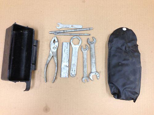 Original tool set and storage box 1981 suzuki gs550t gs 550 t