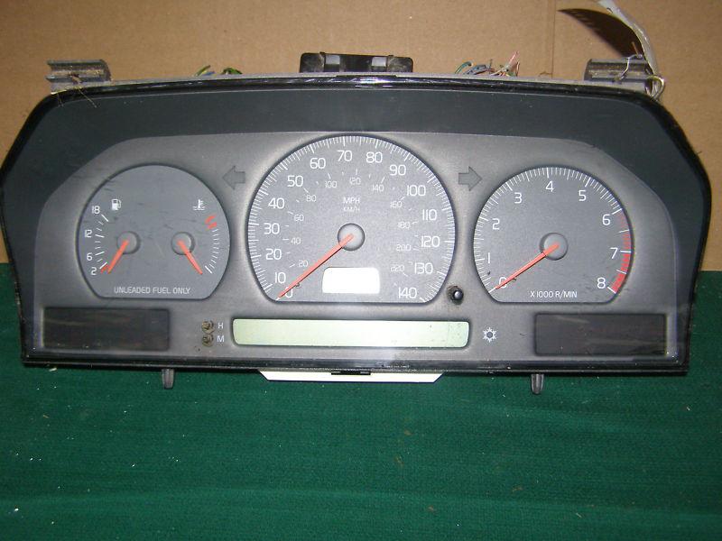 1998 volvo s70 speedometer cluster   sedan  station wagon