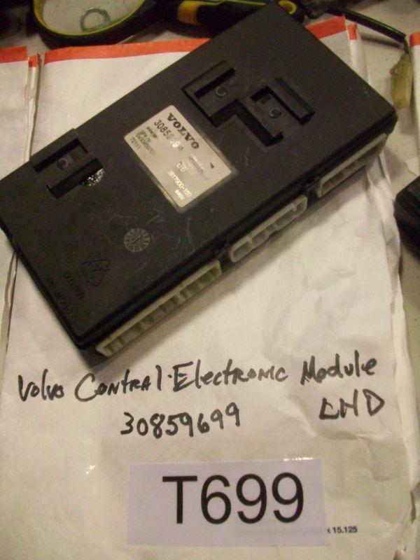 2000 01 2002 03 2004 volvo s40 v40 central electronic module pt# 30859699  #t699