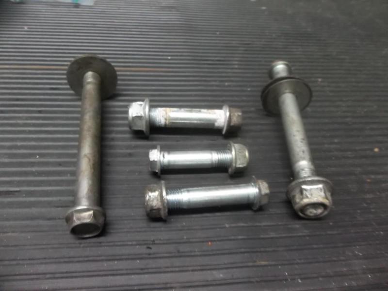 02 suzuki bandit 600 s - shock & pivot mount bolts x5