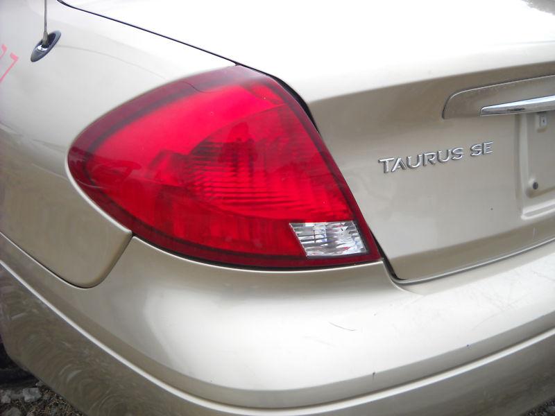 00 01 02 03 ford taurus left taillight