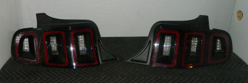 Oem 2013 ford mustang pair tail light assembly