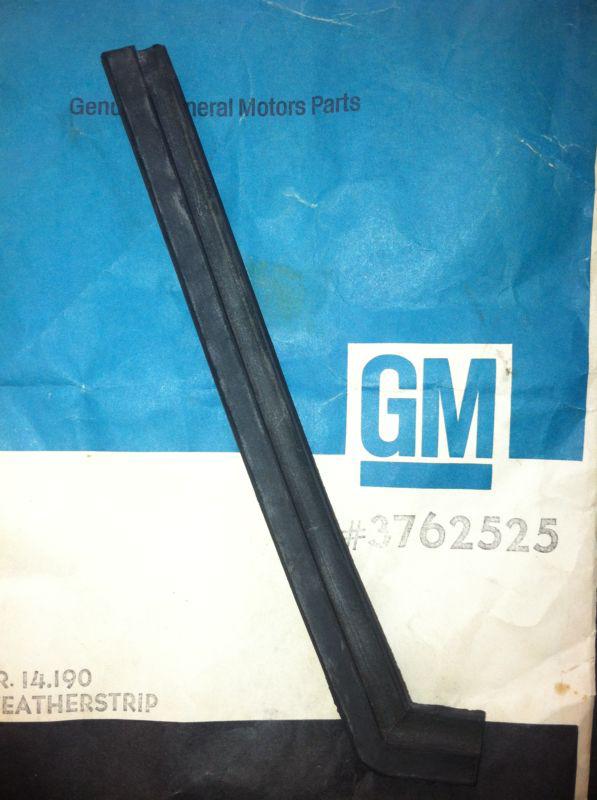 Corvette soft top 1pair 1956-62-gm (nos)  #3762525 #3762526 weatherstripiing 