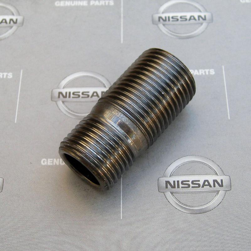 Datsun oil filter stud 240z, 260z, 280z(x), 510, 620, 521 *new, oem nissan*