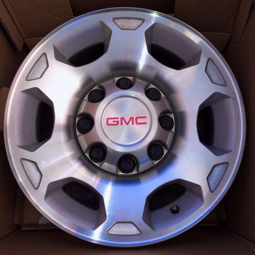 Gmc sierra oem 17" rim  2007 - 10 stock wheel 5293 8 lug w/ center cap