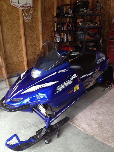 2000 yamaha sx700r snowmobile w/clamshell trailer