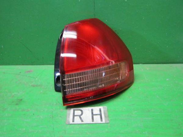 Nissan wingroad 2001 rear right combination lamp [8915500]