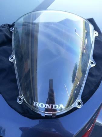 Windshield for a 2006 honda cbr 600rr