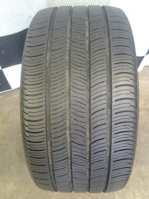  near new continental conti pro-contact tire  285/35r18-97h  285/35/18 285 35 18