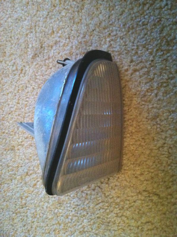 87-93 ford mustang driver side inner marker light 