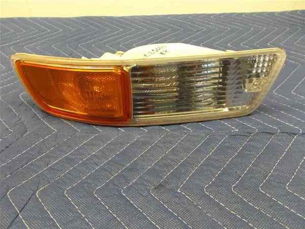 1996-1997 toyota rav-4 front running lamp rh oem lkq