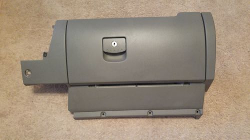 98-10 vw beetle complete glove box gray oem very nice!