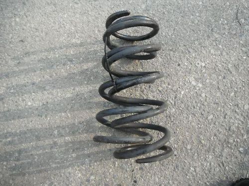 Toyota isis 2005 coil spring [9257550]