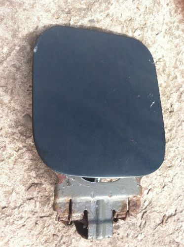 2000 grand prix fuel filler door