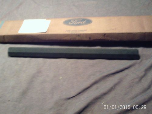 Granada, monarch 75, 80 rear bumper center pad orig. ford nos