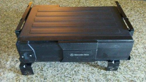 Mercedes benz 92-99 s class 6-disc cd changer with cartridge, mount and case