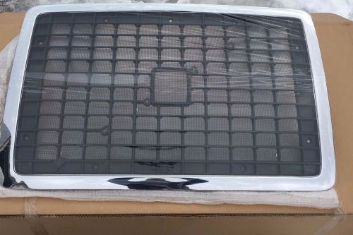 Volvo vnl grill w/ bug screen brand new!!!