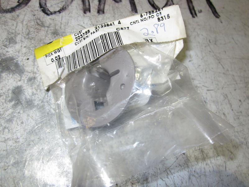 Gm oem part 22592605 sunshade retainer (shelf a31 bin 8)