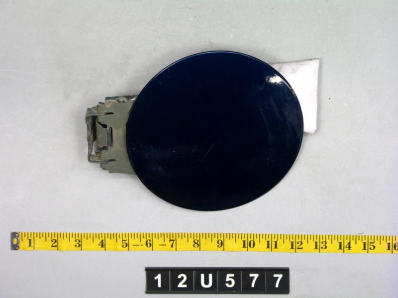 00 yukon 1500 fuel filler door lid gas tank cover cap oem dark blue 12u577