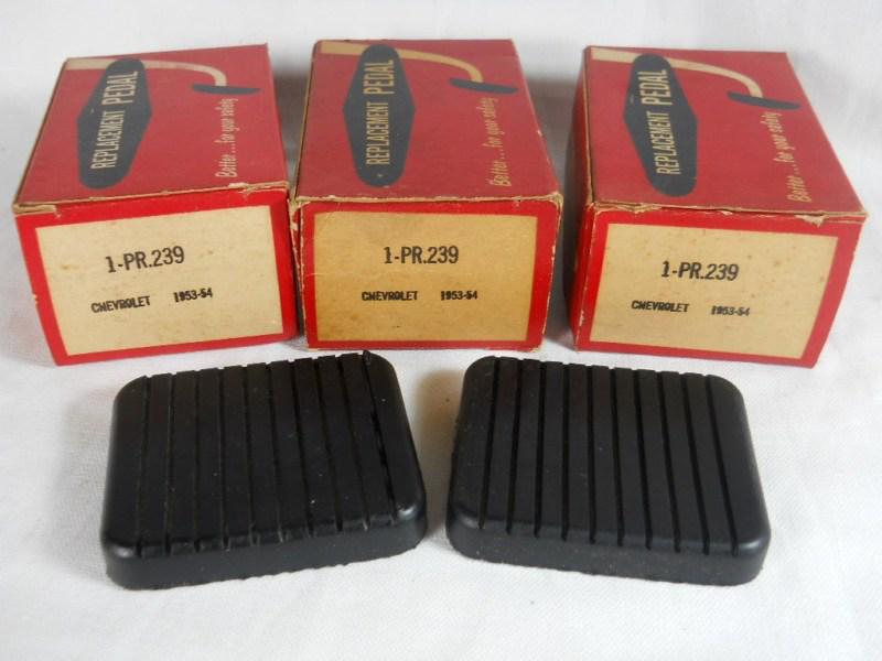 Vintage nos replacement pedal pad set ~ 1953-1954 chevrolet chevy gas brake