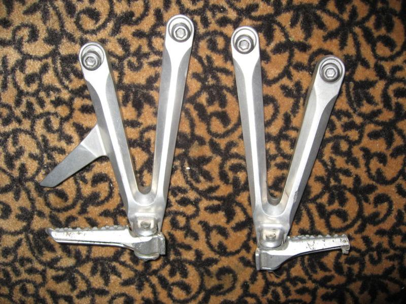 05 06 cbr 600rr passenger foot pegs honda 2005 2006 set 