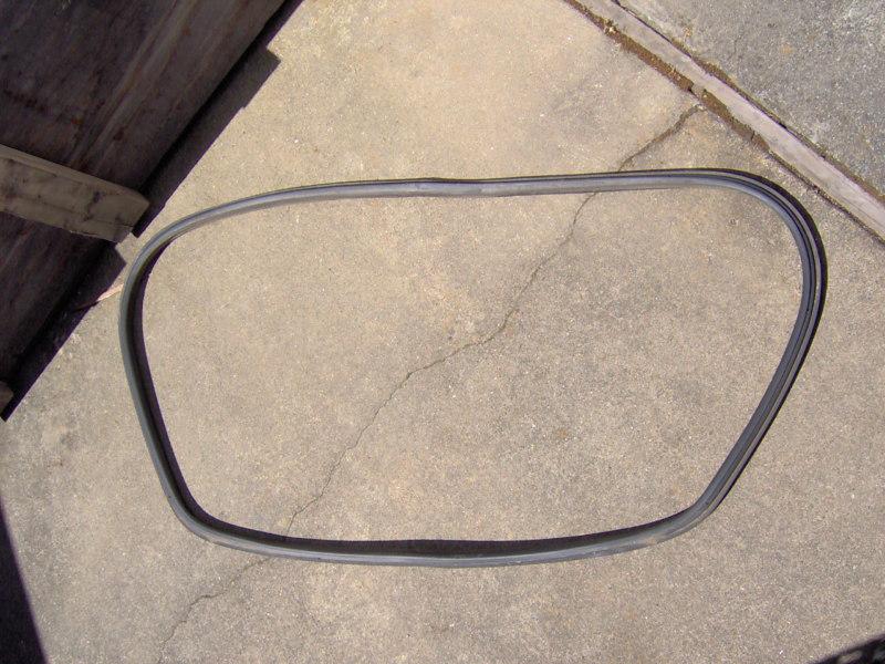 1996 tauras or sable  wagon rear tailgate glass weather strip