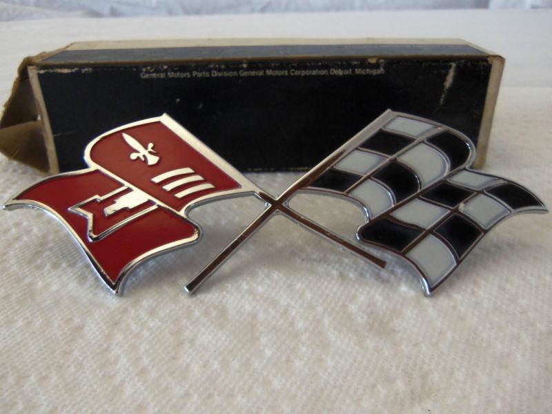 1957 corvette 1959 60 impala ss biscayne cross flags emblem nos 3767507 oem 