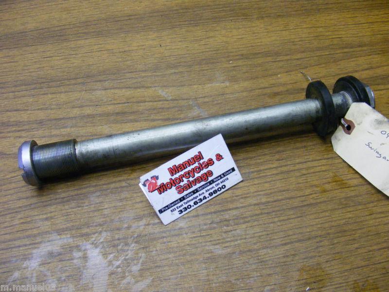 04 2004 suzuki gsxr750 gsxr 750 swing arm axle swingarm axel