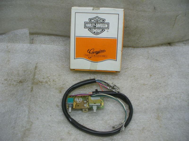 Harley radio tuner/volume r.r. switch nos ghd 76290-89.