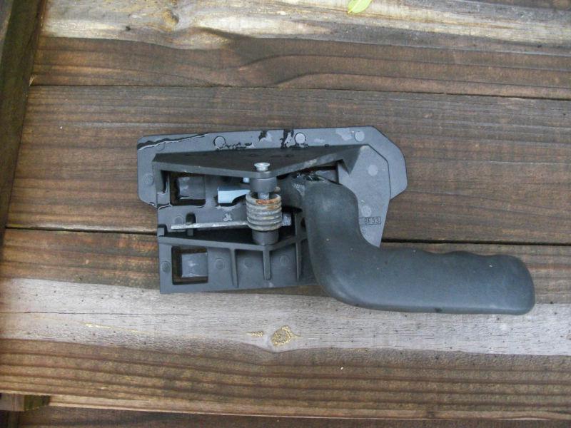 1999 gmc 1500 series interior door handle passenger side