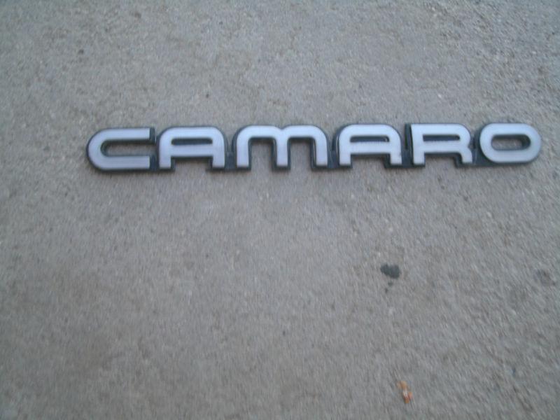 1982-1992 camaro r/h passenger side fender emblem badge - oem