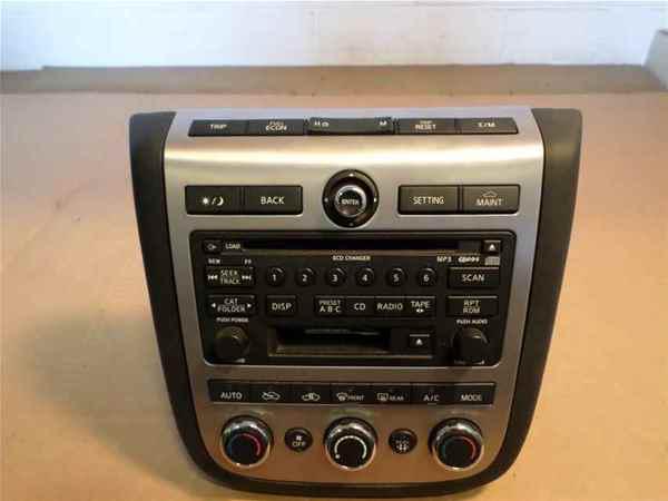 06 07 murano 6 disc cd cassette player w/ ac heat unit